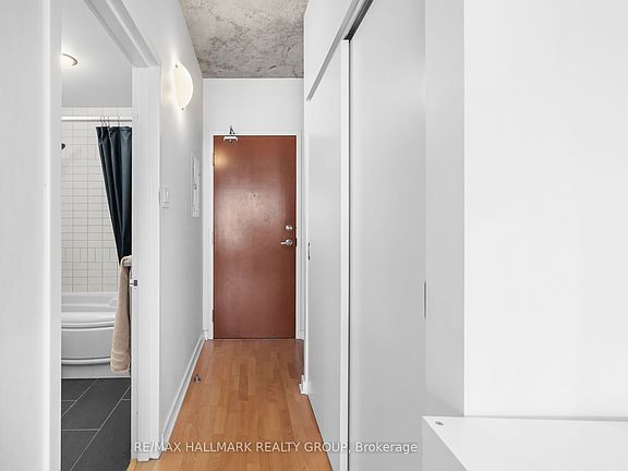 5th image of 324 Laurier Ave W #1804
