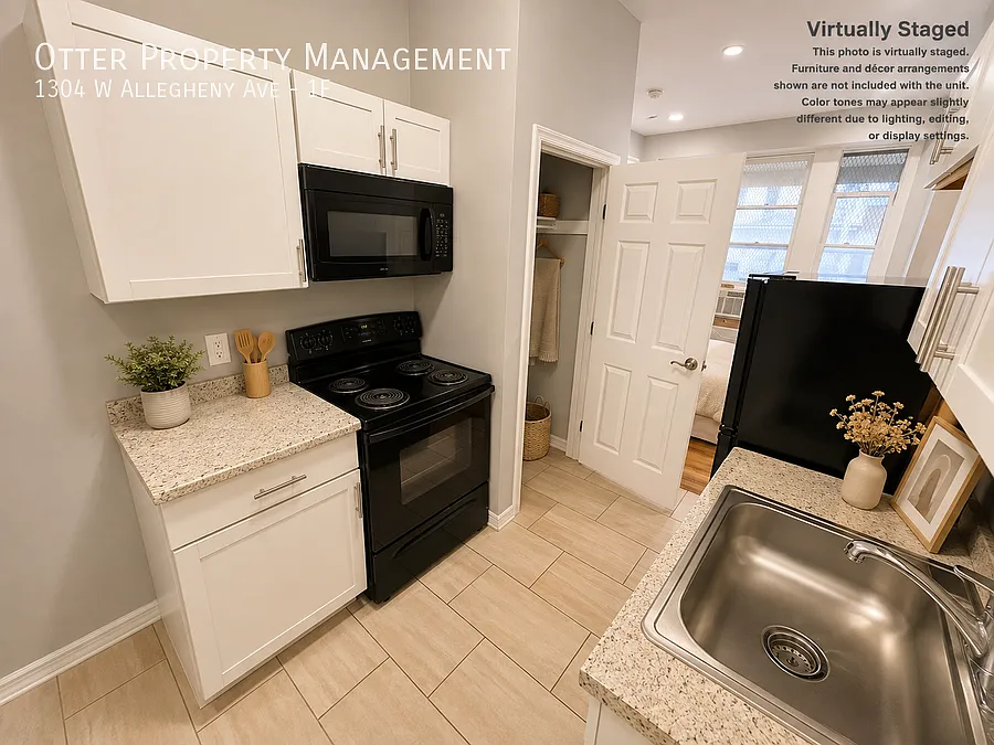 Charming Studio/1BA with Hardwood Floors & On-Site Laundry — Photo 2