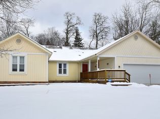 27775 Louise Dr, Solon, OH 44139