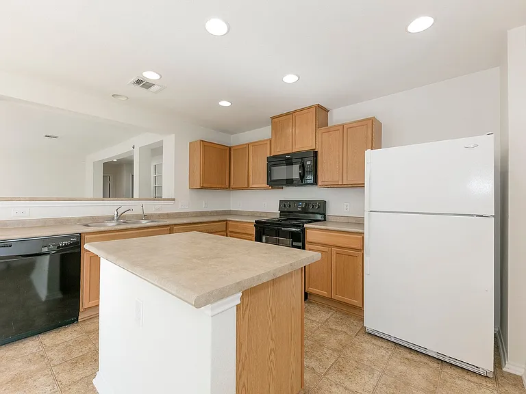 1141 Renaissance Trl — Photo 4