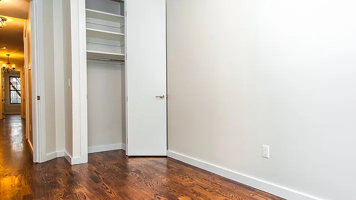 Rented by Nooklyn NYC LLC | media 32