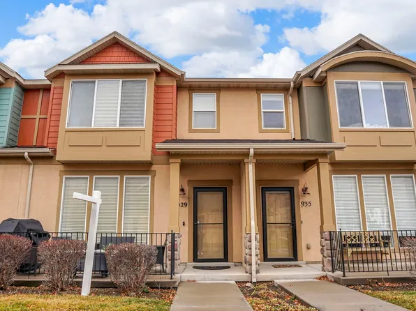929 N Farmington Xing, Farmington, UT 84025