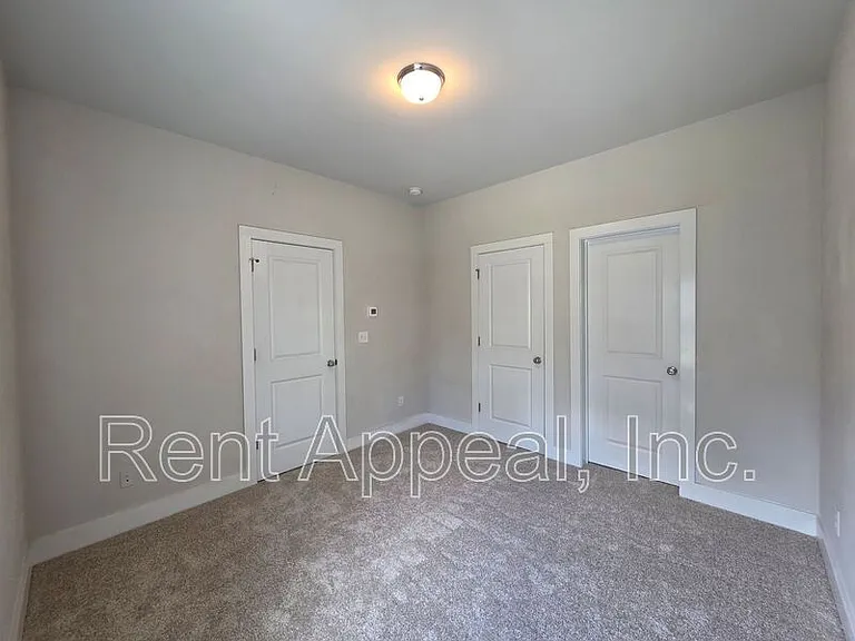 3779 Oxford Cir — Photo 9