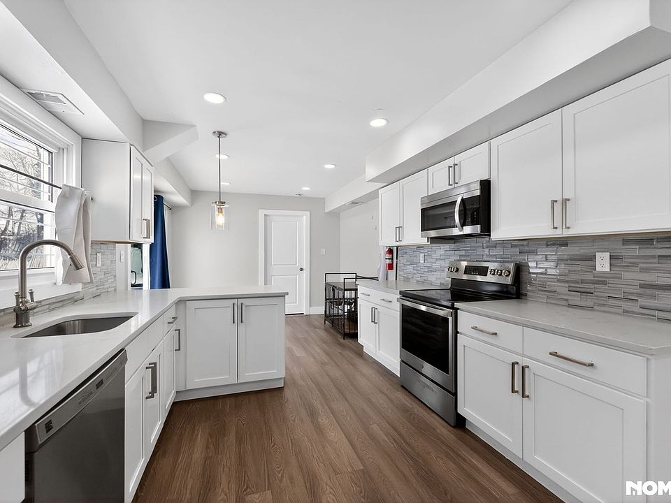1st image of 10 Evergreen Ct