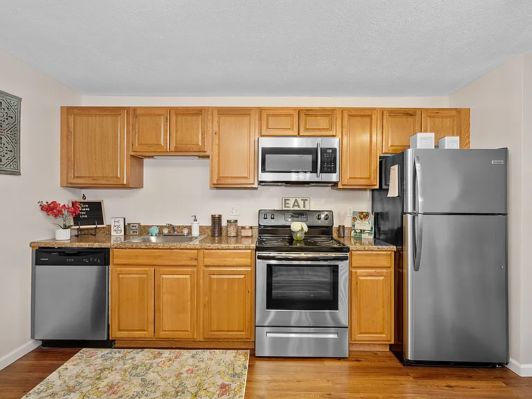 Miamiview Apartments — Photo 14