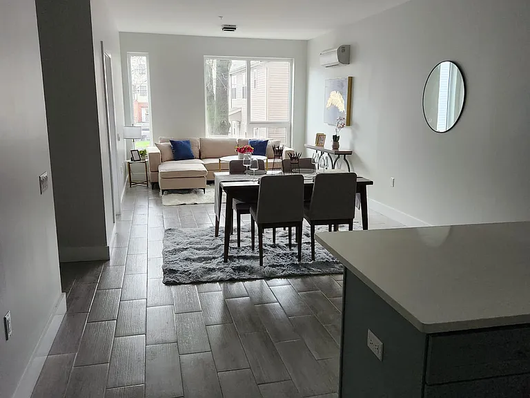 124-130 Ellis Ave #404 — Photo 1