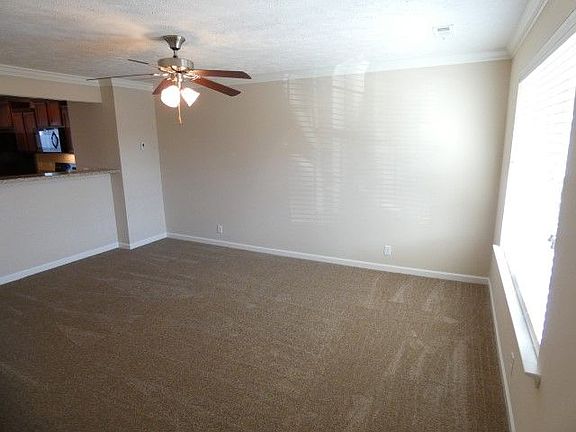 4th image of 1419 Clydesdale St