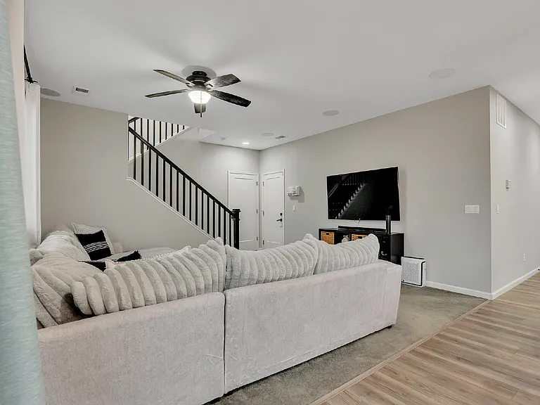 25062 E Cedar Pl — Photo 14
