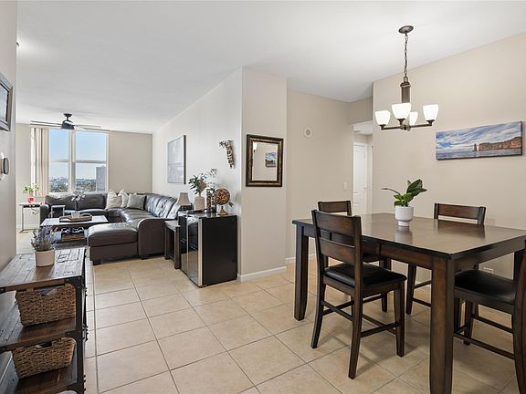4th image of 511 SE 5th Avenue #1108