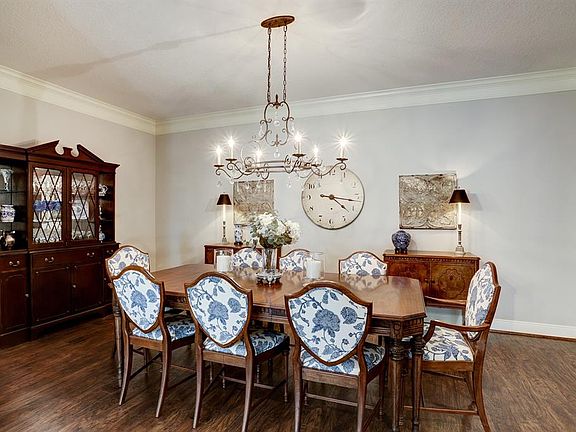 Formal dining room