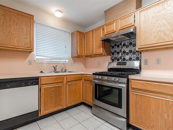 5th image of 8214 Copperwood Dr