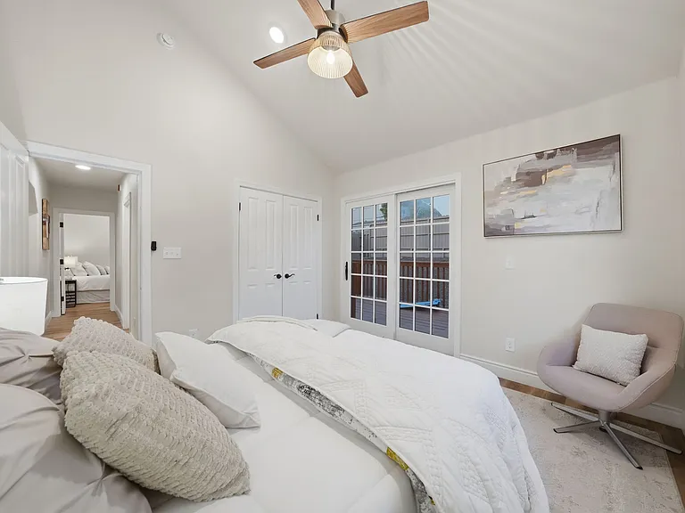 3426 Pierson St — Photo 44