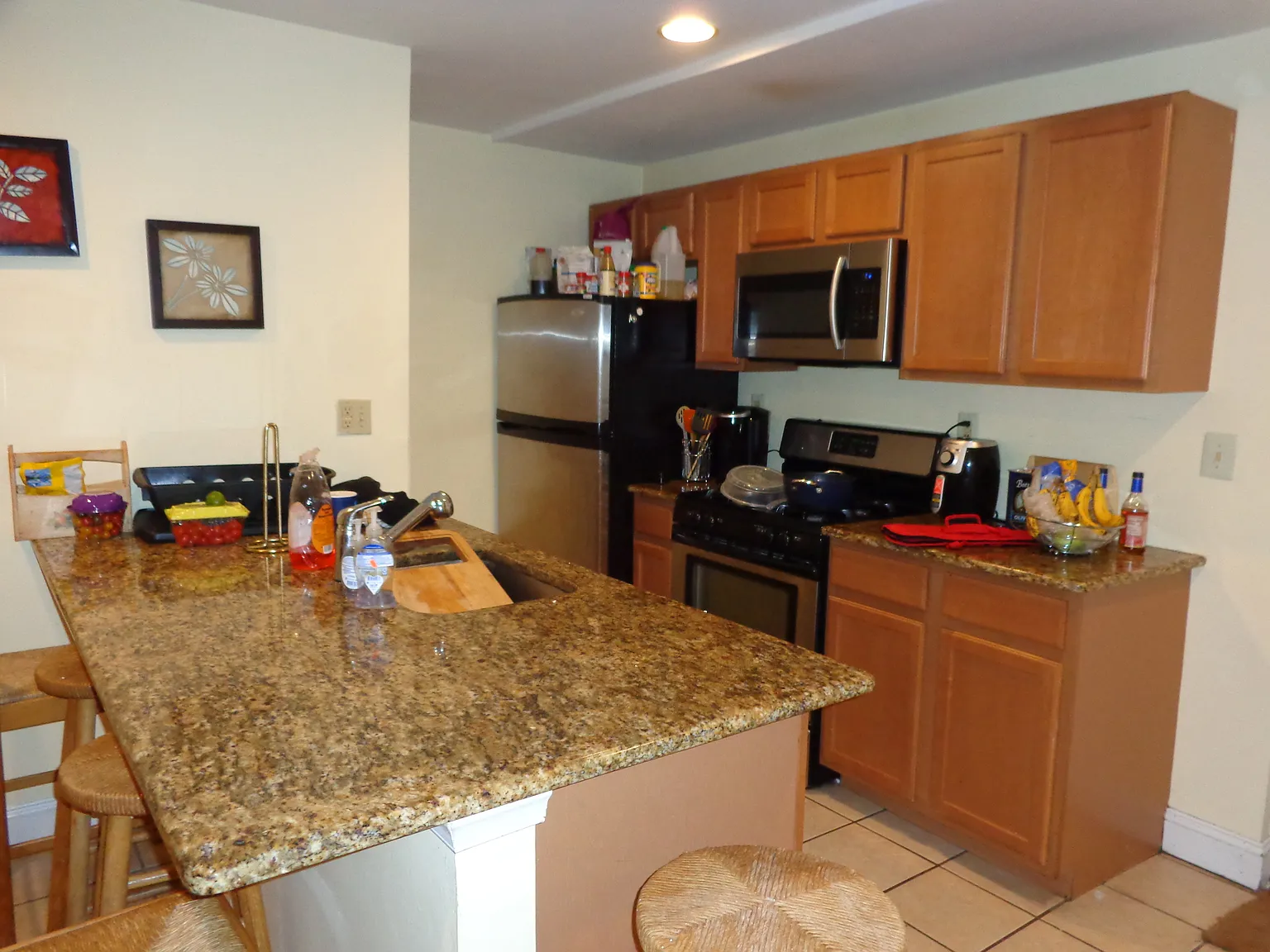 5 bed, 2.5 bath, 2160 sqft, $3,750 — Photo 4