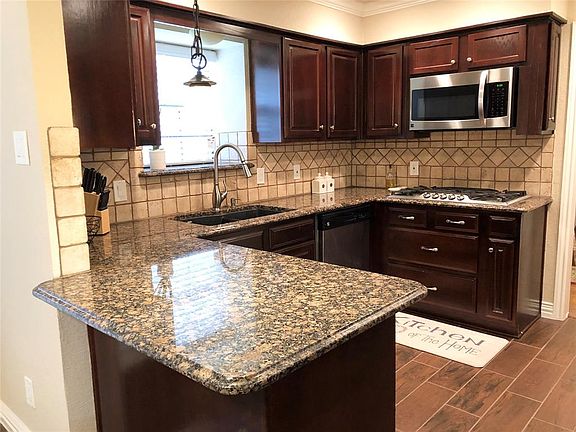 5th image of 4113 Furneaux Ln