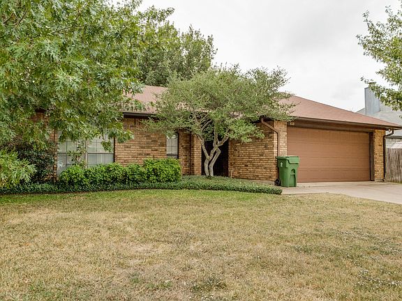 2nd image of 820 Running Creek Dr