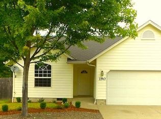 190 Tannhauser Ave, Roseburg, OR 97471