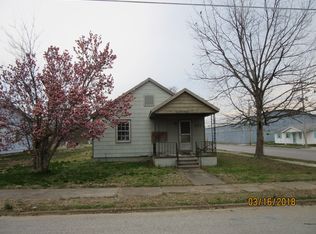 301 W 3rd St, Brookport, IL 62910