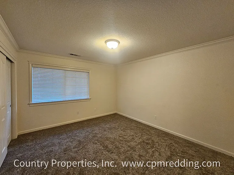 3875 Meadow Oak Way — Photo 11
