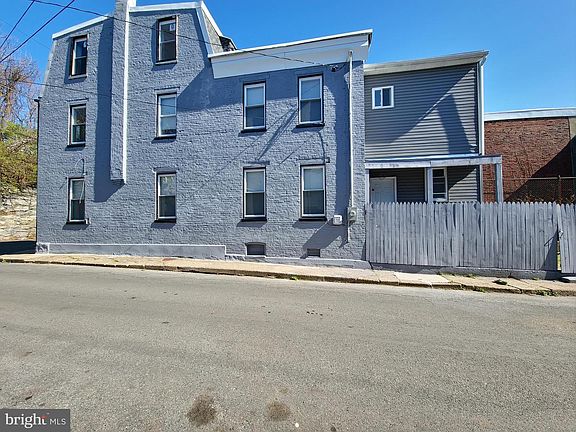 2nd image of 100 Neversink St
