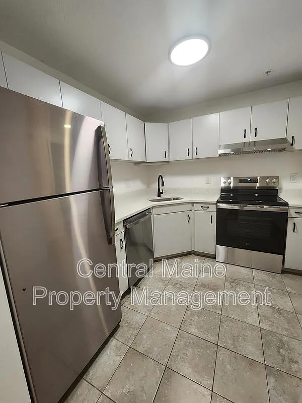2 bed, 1.0 bath, $1,650 — Photo 3