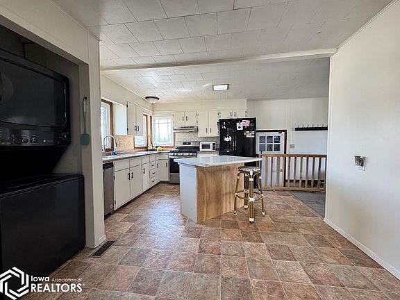 4th image of 1605 Sparboe Ct