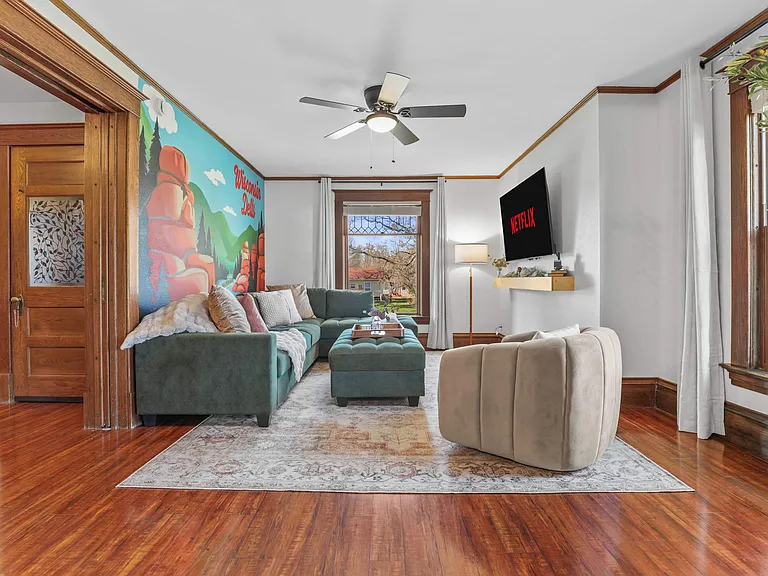 924 Capital St — Photo 23