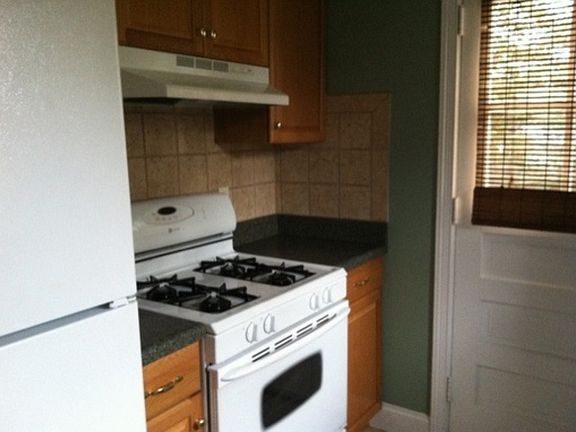 7306 Harlow - Kitchen 1