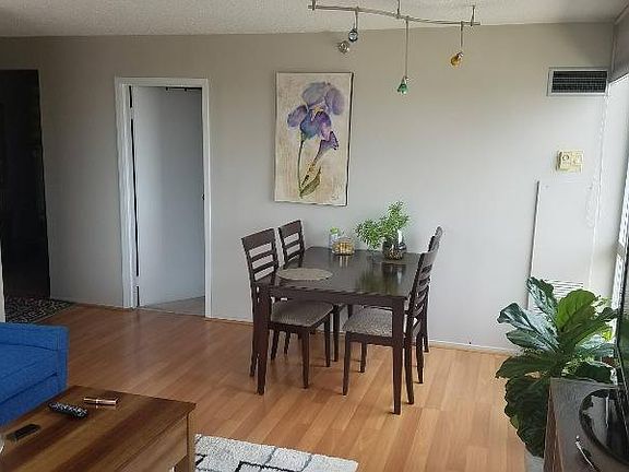 3rd image of 1250 N La Salle Dr APT 813