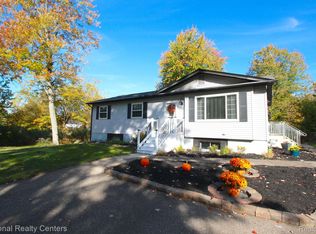 2640 W Clarkston Rd, Lake Orion, MI 48362