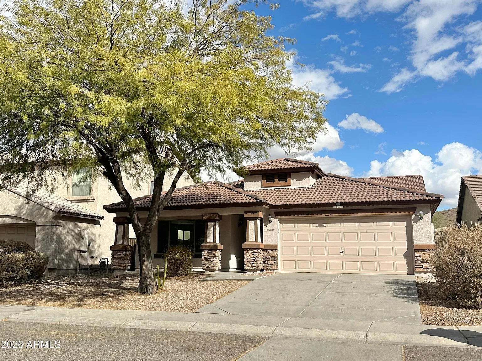 4 bed, 2044 sqft, $2,400 — Photo 1