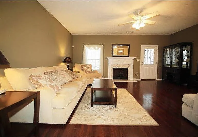 2977 Greyhawk Ln — Photo 24
