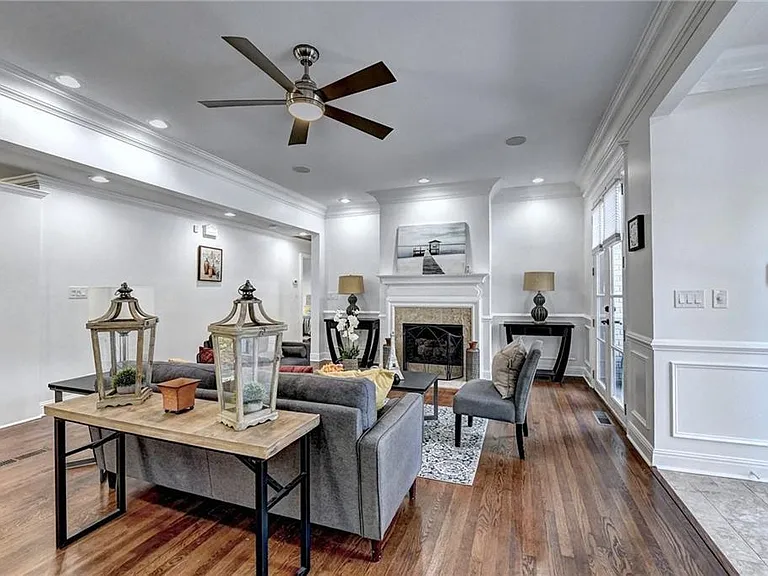 1227 Sheridan Rd NE — Photo 4
