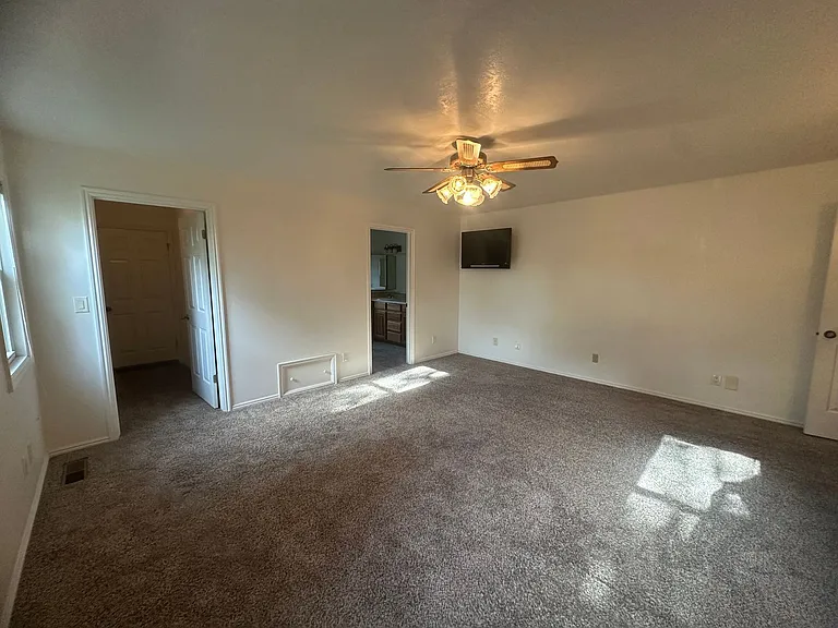 2268 S 2350 E — Photo 20