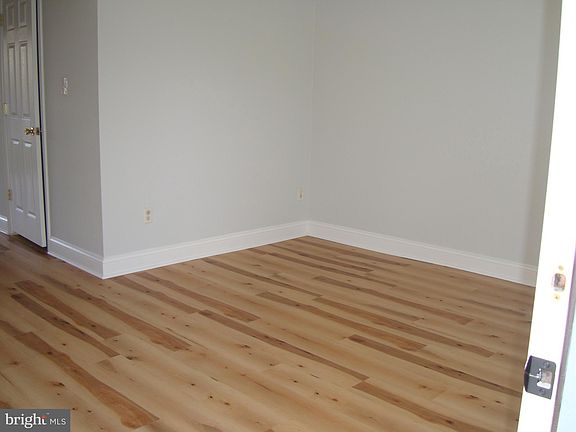 3rd image of 208 Moore Dr