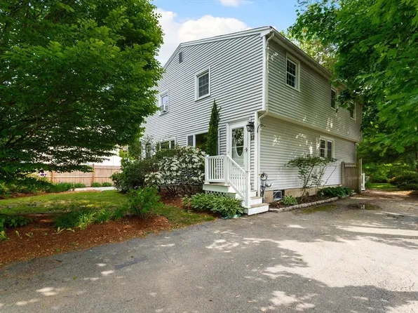 12 Cleveland Ave #2, Ipswich, MA 01938