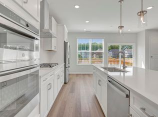 10027 Secluded Garden Dr, Apex, NC 27523