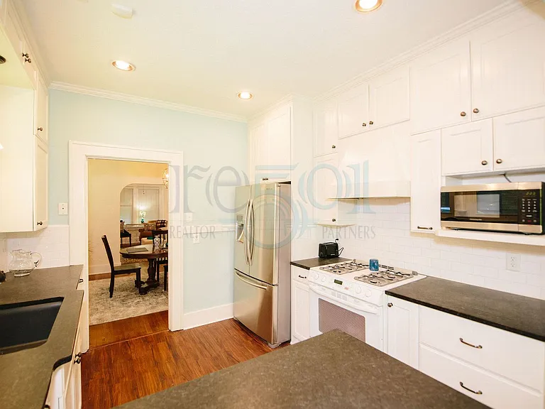 1508 Kavanaugh Blvd — Photo 13