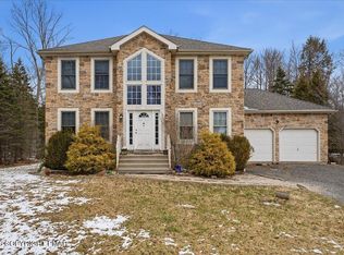 8 Bass Ct, Gouldsboro, PA