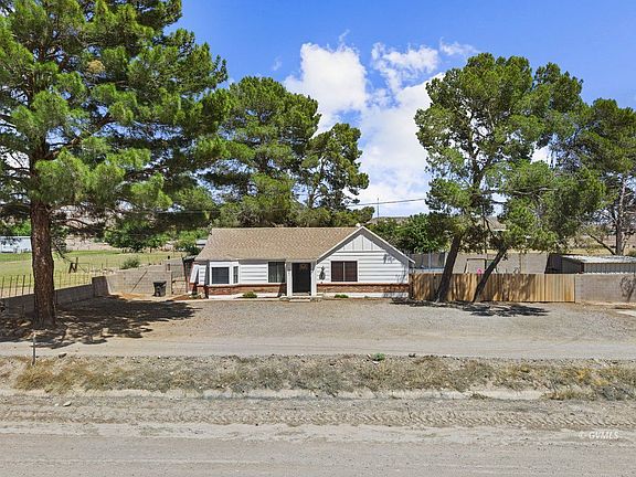 2nd image of 3261 N Reed Ln