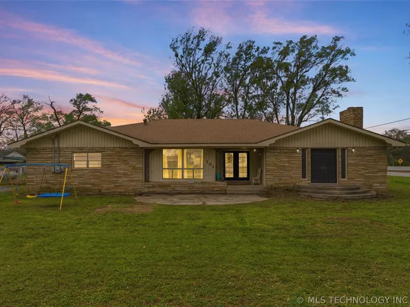 101 S Hall St, Adair, OK 74330