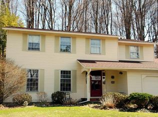 205 Mallard Dr, Camillus, NY 13031