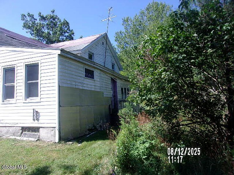 5th image of 554 W Gates Hill Road