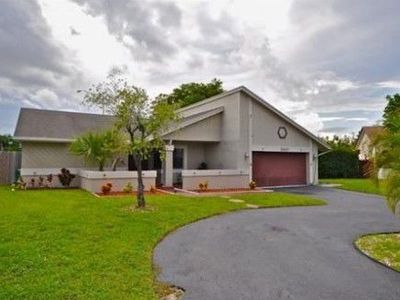 5601 NW 54th Ln, Tamarac, FL, 33319