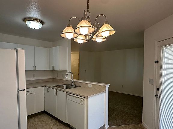 5th image of 12520 SE Foster Rd #1