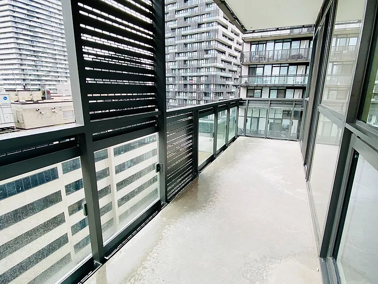 39 Roehampton Ave #905 — Photo 9
