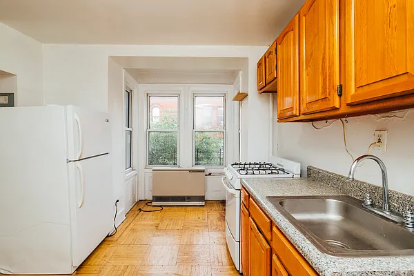 Rented by Nooklyn NYC LLC | media 4