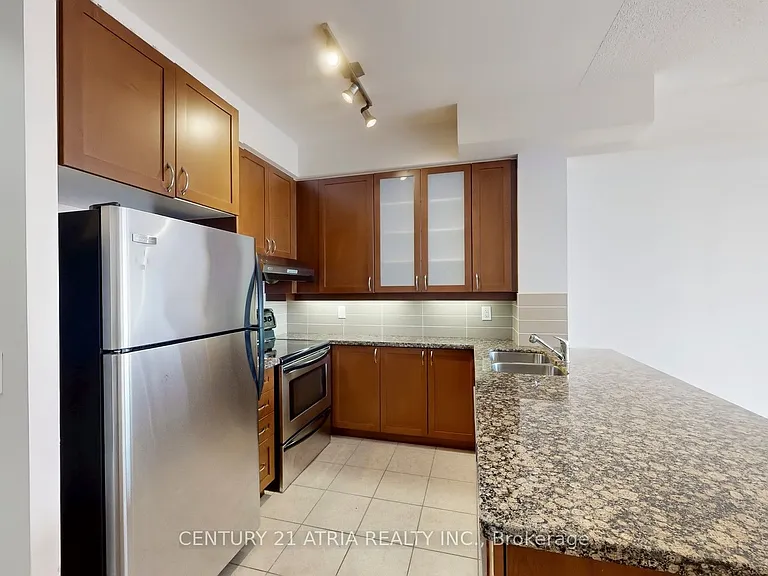 57 Upper Duke Cres #311D — Photo 20