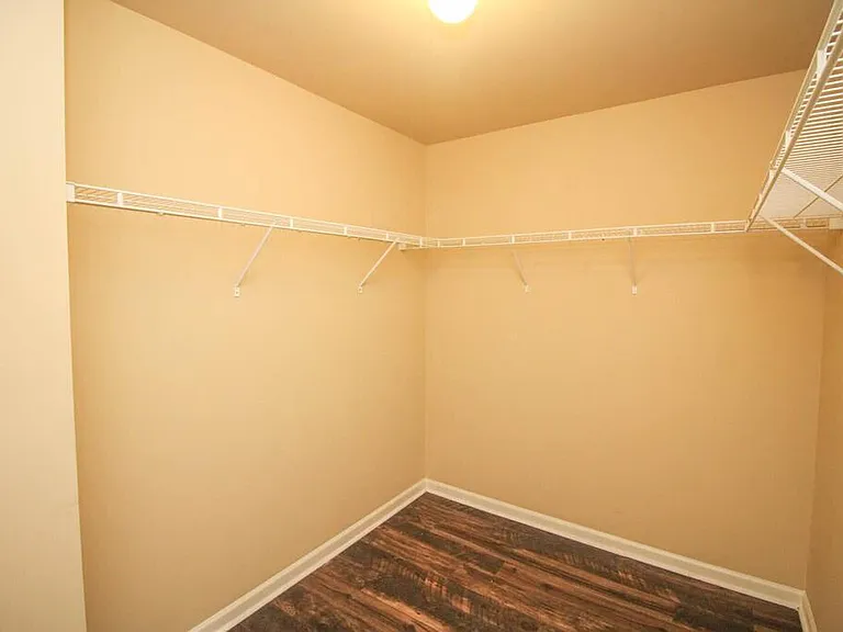 458 Lory Ln — Photo 24