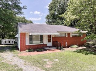211 Meadow Dr, Gastonia, NC 28054