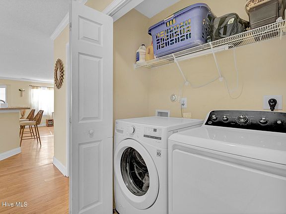 5th image of 607 Laveen Way